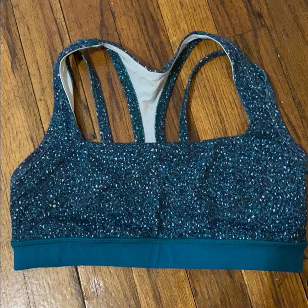 Lululemon sports bra